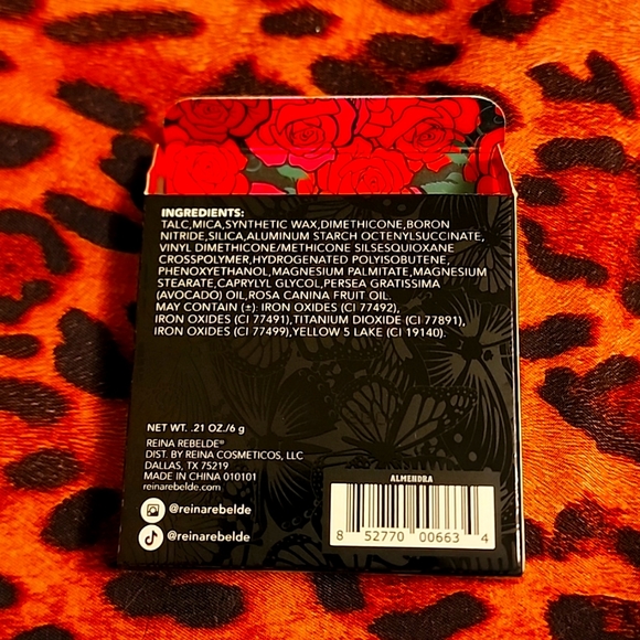 Reina Rebelde finishing powder - Picture 3 of 5